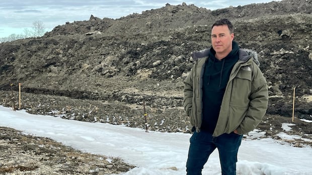 southwest-winnipeg-couple-sues-city,-neighbour-and-contractors-over-wall-of-earth