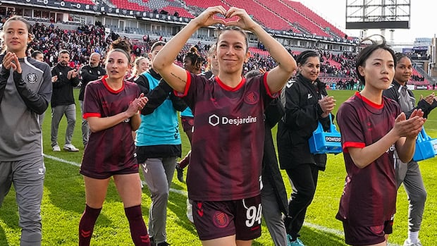 lauren-rowe-lifts-afc-toronto-to-5th-straight-win,-scoring-late-against-tides