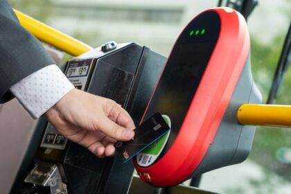 some-barrhaven-commutes-are-now-so-long-oc-transpo-charges-passengers-twice