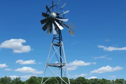 stolen-windmill-in-rural-manitoba-has-rcmp-heads-spinning