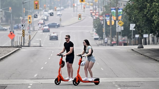 e-scooter-injuries-on-the-rise-across-canada,-data-shows