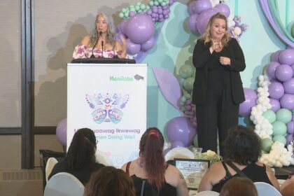manitoba-accessibility-minister-apologizing-in-asl-a-step-in-the-right-direction-says-deaf-graduates