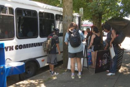 cooling-bus-run-by-former-crab-park-residents-providing-heat-relief-in-downtown-eastside