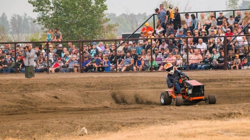 lawnmowers-race-up-to-65-km/h-for-a-good-cause