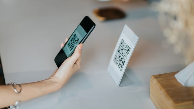 is-that-qr-code-actually-a-scam?-here’s-what-to-know-about-‘quishing’-before-you-scan