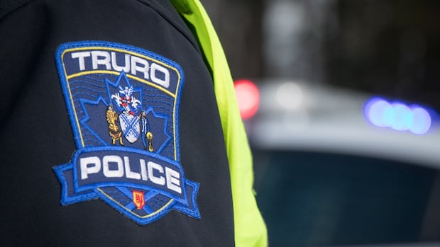 police-issue-warnings-about-parking-lot-scam-involving-‘gold’-jewelry