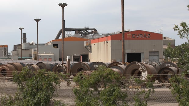 sask-premier-says-‘future-is-bright’-for-evraz-workers-after-sale-to-us.-company