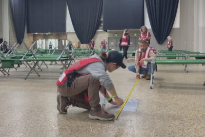 american-volunteers-arrive-to-run-‘megashelter’