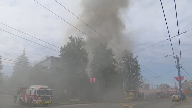 crews-battle-fire-at-vacant-sro-building-in-vancouver’s-strathcona-neighbourhood