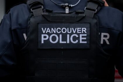 man-suffers-‘life-threatening’-injuries-in-vancouver-bus-stabbing,-suspect-arrested