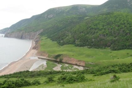 military-helicopter-rescues-injured-hiker-from-cape-breton-highlands