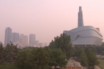 summer-camps-say-they’re-ready-to-adjust-as-wildfire-smoke-looms-large-over-manitoba