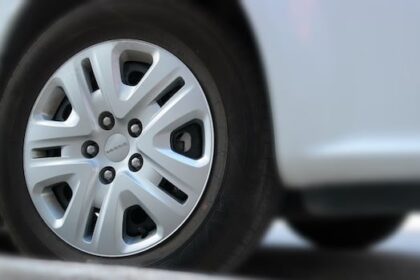 13-temporary-concrete-curbs-to-calm-traffic-throughout-winnipeg-‘will-save-lives’:-public-works-chair