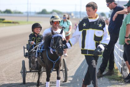 small-harness-racers-are-drawing-a-big-reaction-at-maritime-tracks