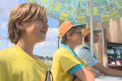 sibling-trio-runs-tip-top-popsicle-shop-to-learn-life-lessons