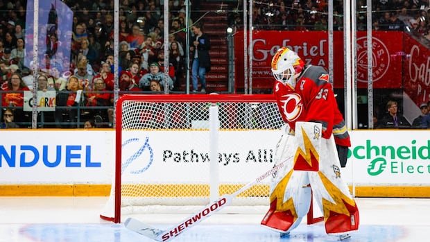 calm-in-the-crease:-inside-gwyneth-philips’s-ascension-to-the-ottawa-charge’s-starting-job