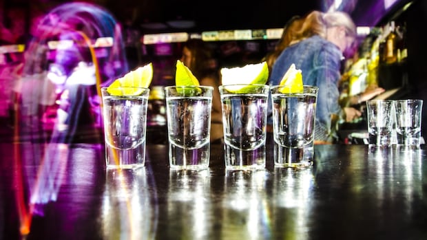 vancouver-city-council-extends-downtown-liquor-serving-hours