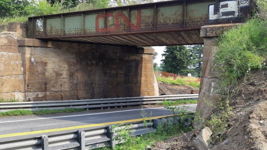 time-to-say-goodbye-to-this-100-year-old-cn-rail-bridge-in-ottawa