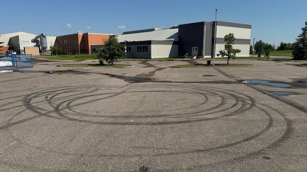 saskatoon-police-investigate-hit-and-run-that-sent-18-year-old-to-hospital