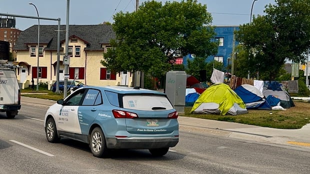 ban-homeless-encampments-beside-major-roadways,-says-winnipeg-city-councillor