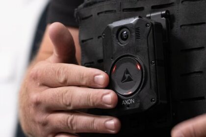vancouver-parking-enforcement-to-pilot-body-cams-amid-violence,-threats-against-officers