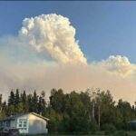firefighters-flee-leaf-rapids-as-wildfire-enters-northern-manitoba-community