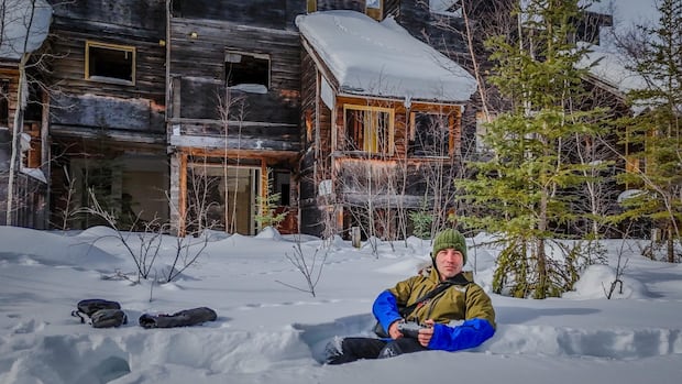 trek-to-uranium-city-finds-abandoned-buildings-and-diehard-residents