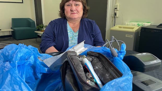 air-canada-returned-her-missing-suitcase,-but-it-now-had-a-knife,-toiletries-and-ticket-scanner-inside