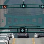 who-controls-the-centre-lane-on-the-lions-gate-bridge?