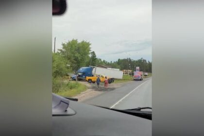 crash-between-semi,-suv-backs-up-traffic-on-trans-canada-highway-near-manitoba-ontario-border