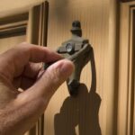 door-to-door-salespeople-are-finding-success-amid-skepticism-of-online-scams