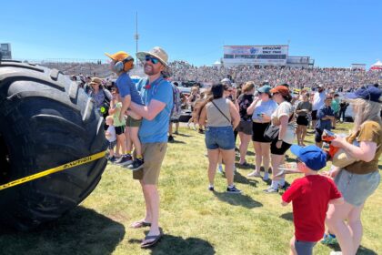 monsters-on-the-prowl-in-broad-daylight-at-scotia-speedworld