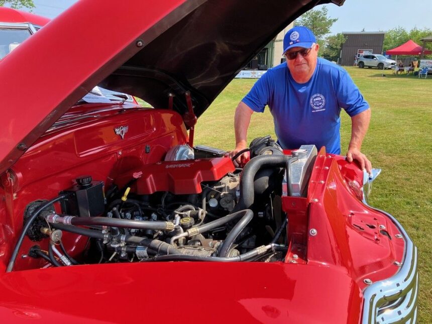 in-photos:-beautiful-rides-and-surroundings-bring-dozens-to-cape-breton-car-show
