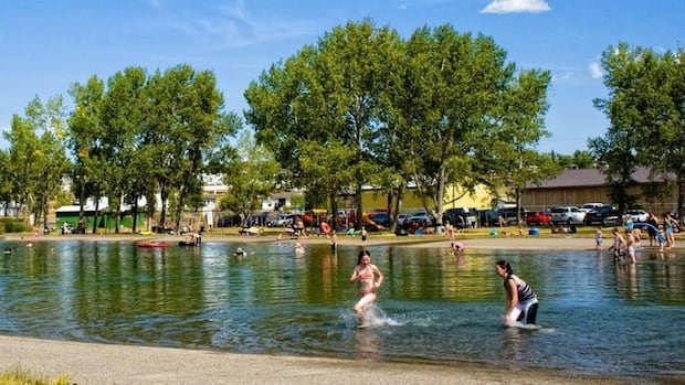 what-is-swimmer’s-itch?-and-how-can-you-treat-it?