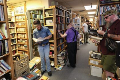 iconic-dartmouth-bookstore-to-remain-open,-thanks-to-‘huge’-boost-from-customers