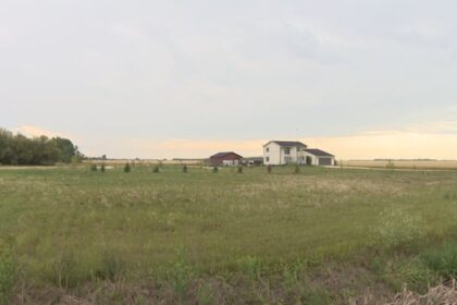 pilot-of-small-privately-registered-plane-dead-after-crash-in-southern-manitoba-field