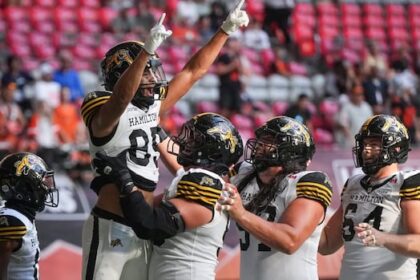 hamilton-tiger-cats-continue-winning-streak,-beating-bc.-lions-37-33