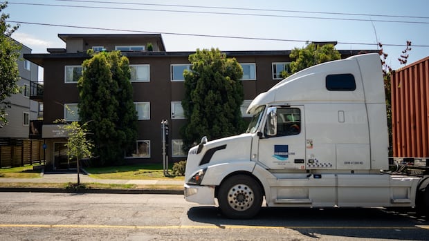 east-vancouver-residents-frustrated-by-ongoing-truck-traffic-detour