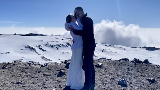 peak-romance:-regina-couple-engaged-on-mount-everest,-married-on-mount-kilimanjaro