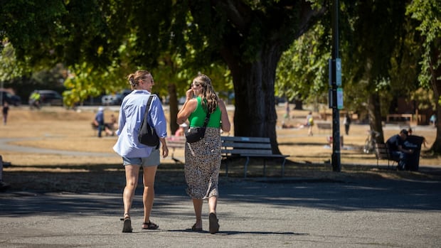 worried-about-‘wasting’-sunny-days-during-the-summer?-sunshine-guilt-isn’t-uncommon