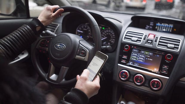 majority-of-manitoba-drivers-worry-about-distracted-driving,-survey-suggests