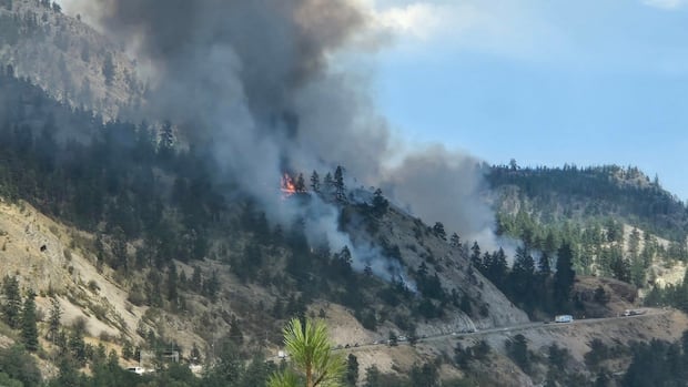 400-properties-ordered-evacuated-after-wildfire-partially-closes-highway-97c-in-bc.’s-okanagan-region