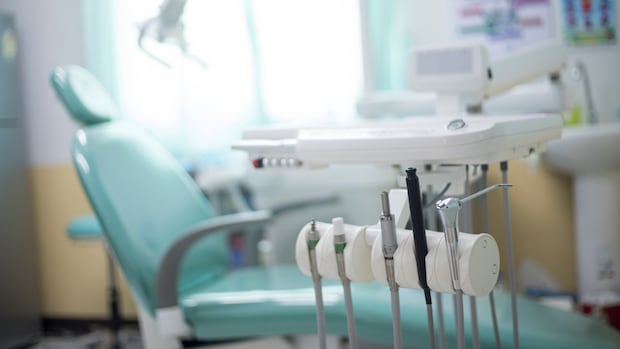 manitoba-dentist-who-waived-fees-after-starting-sexual-relationship-with-patient-fined-$30k