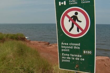 cliff-areas-at-oceanview-lookout-in-pei.-national-park-closed-due-to-safety-concerns