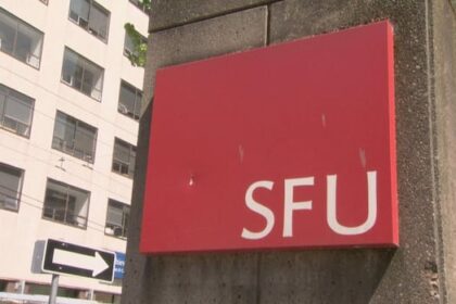 roads-into-simon-fraser-university’s-burnaby-campus-reopen-after-closure-for-police-incident,-university-says