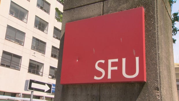 roads-into-simon-fraser-university’s-burnaby-campus-reopen-after-closure-for-police-incident,-university-says