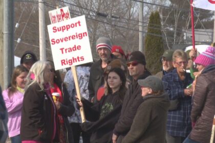 protest-held-at-a-nova-scotia-rcmp-detachment-over-mikmaw-owned-cannabis-stores