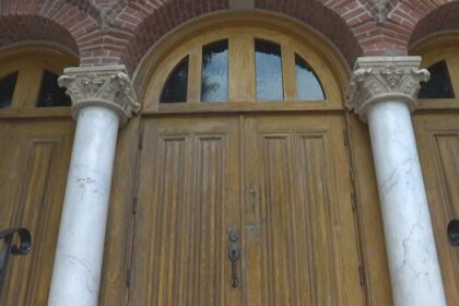 victoria-police-investigate-antisemitic-graffiti-at-‘oldest-synagogue-in-western-canada’