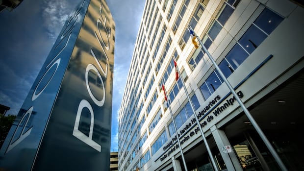 senior-winnipeg-police-officer-accused-of-drug-trafficking,-taking-intimate-picture-of-deceased-woman