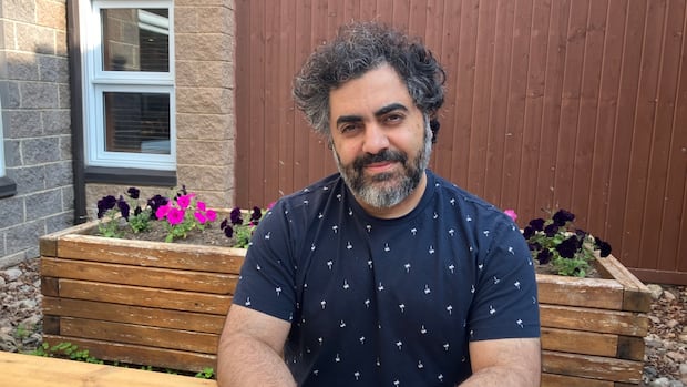 children’s-book-illustrator,-immigrant-grateful-bathurst-library-welcomed-his-family